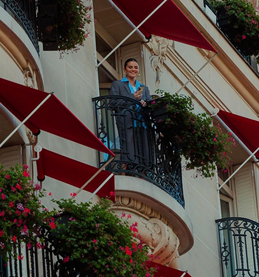 All eyes on <a href="/selenagomez/">Selena Gomez</a> 🩵