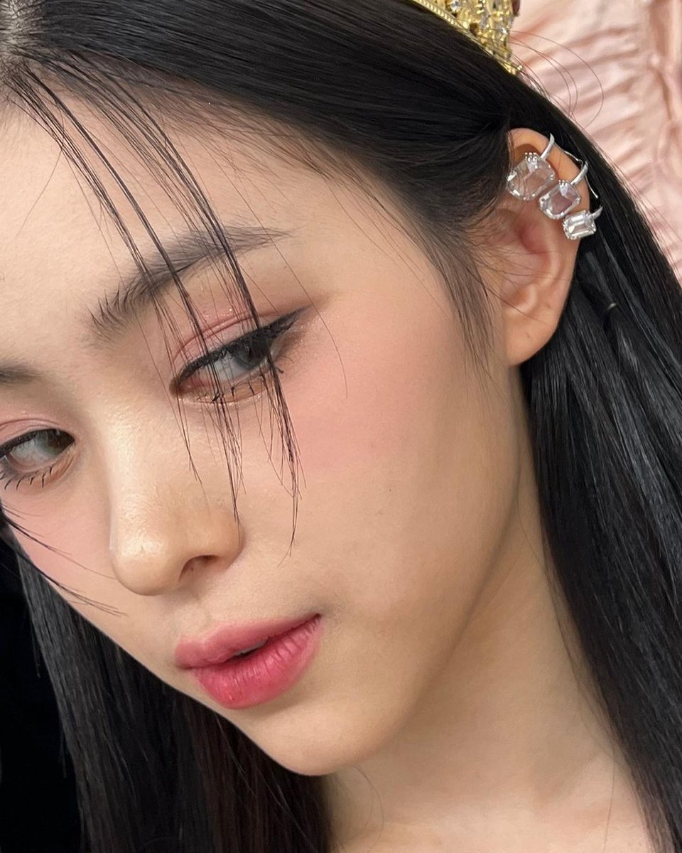 97et26's tweet photo. انقد قشنگ نباش:)
@ITZYofficial https://t.co/Z5QLqyAKEk