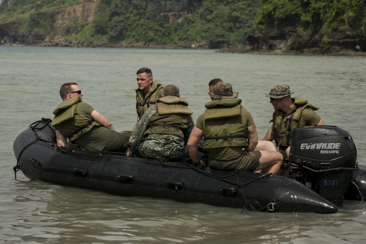 3d_MEB's tweet photo. Throwback Thursday-

In 2016, #3DMEB participated in Philippine Amphibious Landing Exercise 33 (PHIBLEX), an annual U.S.-Philippine exercise that combines amphibious capabilities and live-fire training with humanitarian civic assistance efforts to strengthen interoperability. https://t.co/cuiFQtjBIw