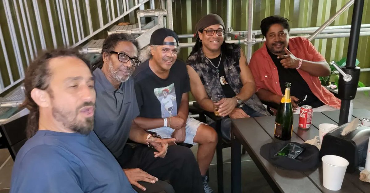 GrooveGalore's tweet photo. Chillin' in Central Park! #summerstage #NYC Here #BiggaBaggaRiddim Tour with #UB40 #BigMountain #MaxiPriest #OriginalWailers π₯π₯π₯ #Quino, #KevinBatchelor #GrooveGaloreMuziK, #AndrewMcIntyre, #MrNotch, #GoofyCampbell, #DeRedBoyz ππΎ #GrooveGalore #PaulKasticK @GrooveGalore https://t.co/I5AJ7Cu0jb
