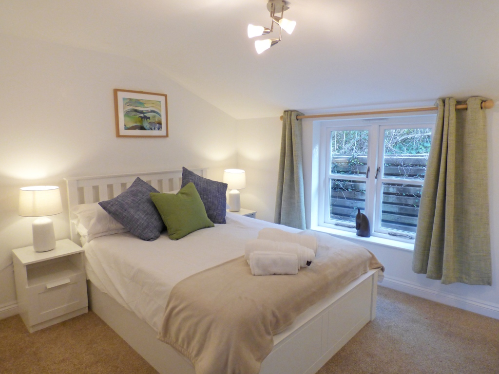 coastalcottages's tweet photo. #AugBankHol Y Bwthyn in Cwm Yr Egwlys | 27th Aug-3rd Sept | NOW ยฃ578
๐๏ธ Sleeps 2
๐ถ #DogFriendly
๐ #SeaView
๐๏ธ 400 yds from beach
๐ฝ๏ธ๐๏ธ Short drive to amenities
๐ฅพ Nr #CoastPath
๐๏ธ https://t.co/ivYJnEdx6e
#visitpembrokeshire #visitwales #coastalcottages #summerholiday https://t.co/pvMkYIaeYs