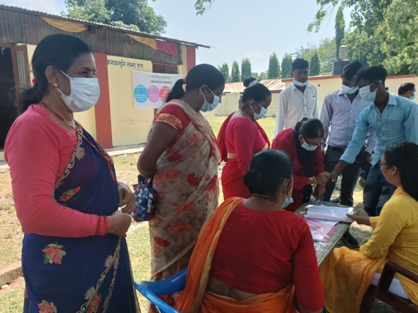 sushilbaral's tweet photo. Community led solutions to #AntimicrobialResistance:a group of community volunteers engaged to identify driver of #AMR, discussed local solutions, wrote stories,made short films and presented to community people-simple yet effective @CE4AMR #COSTAR @HERDIntl #communityengagement https://t.co/vEUfOKIKUF