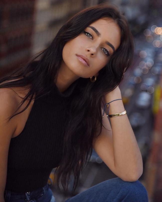 Dc.
Martha Wayne.
The daughter of Bruce Wayne named after her grand mother.
Switch but usually sub.
Lewd./Non lewd.