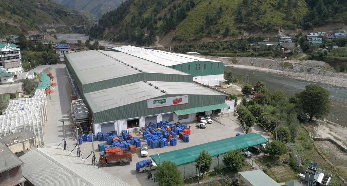 TheNewsRadar1's tweet photo. Apple 🍎 #orchardists will gherao the #coldstores of Adani's #company built at Sainj in Theog, Henna in Rohru and Bithal in Rampur.  The gardeners allege that Adani has arbitrarily fixed the rates of apples.

#adani  #apples  #Himachal  #himachalNews @himachalfruits  #AdaniGroup https://t.co/BjHEkuaXAk