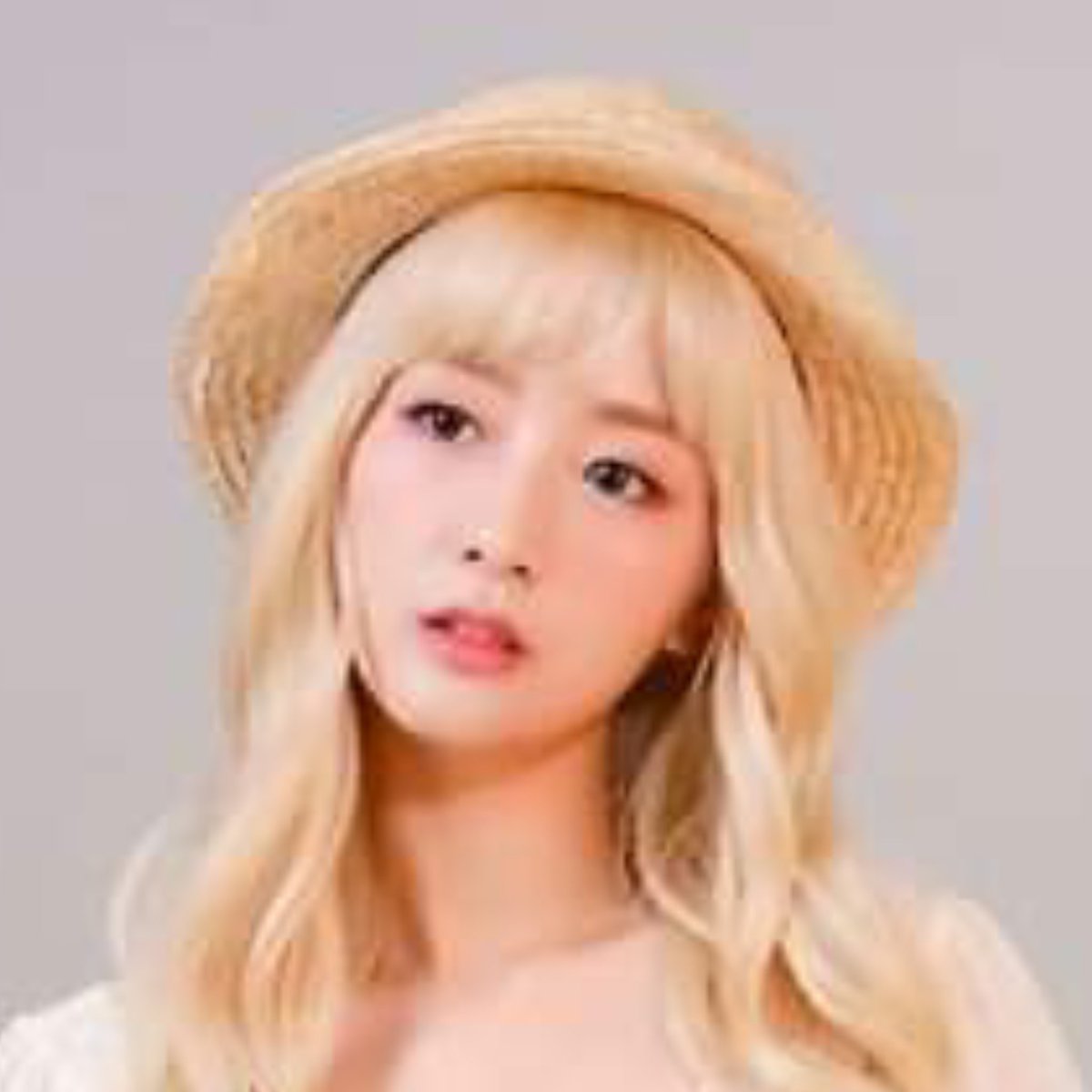 panda19april's tweet photo. #BnN is #2Haena NOW🥰
Both doing musical with same name. #haenamjoo already done a very good job. Now #haenaMi its your turn.
GO KICK ASS!
@Apinkbm @APINKKNJ #Apink #YoonBoMi #bomi #Bbom #KimNamJoo #namjoo #Jjoo #Panda https://t.co/reB3Faoqtw