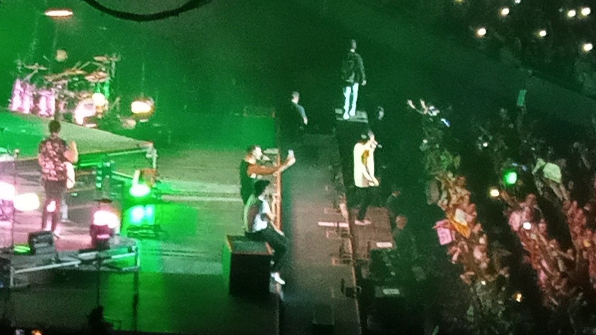 icarian_ghoul's tweet photo. WHAT. A. CONCERT!
Maybe even better than the one I went to ten years ago :')
@bigtimerush has been a very important band in my life and OMG seeing them again when I'm about to turn twenty! What an experience
Love you guys ❤️ #BTRForeverTour #BigTimeRushMexico #BTRMEXICO https://t.co/V6lsDxEg0Q