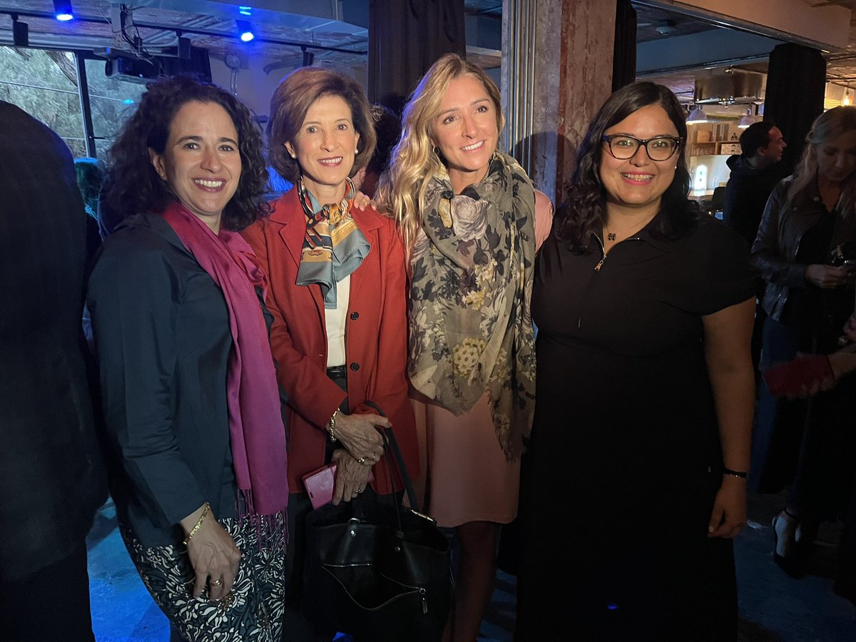 <a href="/AnnaRaptis_/">Anna Raptis 🇦🇺🇲🇽🇬🇷</a> congratulations on <a href="/AmplificaC/">Amplifica Capital</a> fund  I the first fund in Mexico 🇲🇽 focused on women. 🚺Today you marked a new milestone in our ecosystem ✨✨✨