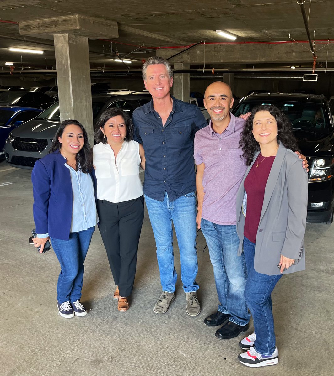 Sec. <a href="/LCastroRamirez/">Lourdes Castro Ramírez</a> &amp; <a href="/California_HCD/">California HCD</a> Dir. <a href="/GVelasquez72/">Gustavo Velasquez</a> joined <a href="/CAgovernor/">Governor Gavin Newsom</a> to celebrate the award $694 M for 35 Homekey projects. 

With our partners <a href="/HUDPacific/">HUD Pacific</a>, <a href="/MayorOfLA/">Mayor Karen Bass</a>,  <a href="/HACLA1938/">HACLA</a>, <a href="/ThePplConcern/">The People Concern</a> we helped turn these Homekey units into homes for ppl exiting homelessness!