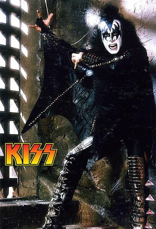 Happy birthday GENE SIMMONS!
(August 25, 1949) 