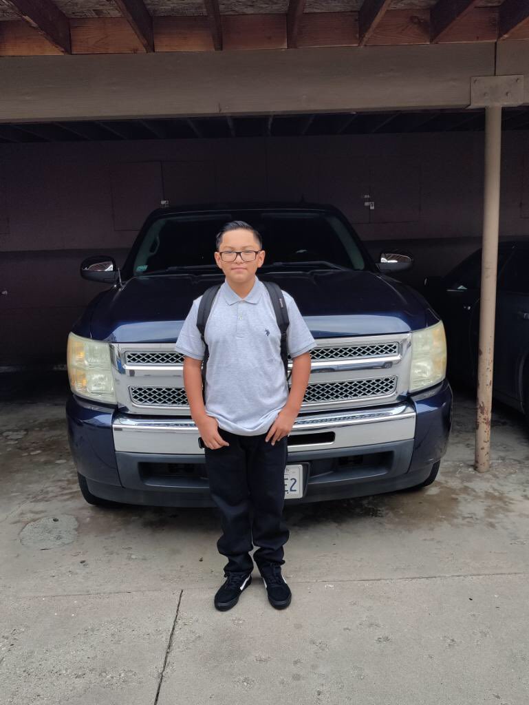 TupacAmaru02's tweet photo. My pekitas First day of 5th grade https://t.co/785SwBJaHc