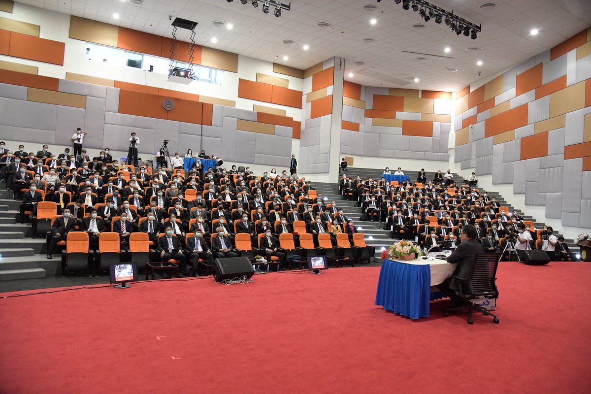 prdoh1's tweet image. 25/8/65 นายสราวุธ  ทรงศิวิไล อธิบดีกรมทางหลวง  เป็นประธานในพิธีเปิดการสัมมนาผู้บริหารกรมทางหลวง  เรื่องแนวทางการดำเนินงานของกรมทางหลวง ประจำปีงบประมาณ พ.ศ. 2566  ณ ศูนย์พัฒนาเทคโนโลยีงานทาง (Central Lab) ถ.พระราม 2 เขตบางขุนเทียน

#กรมทางหลวง #สายด่วน1586