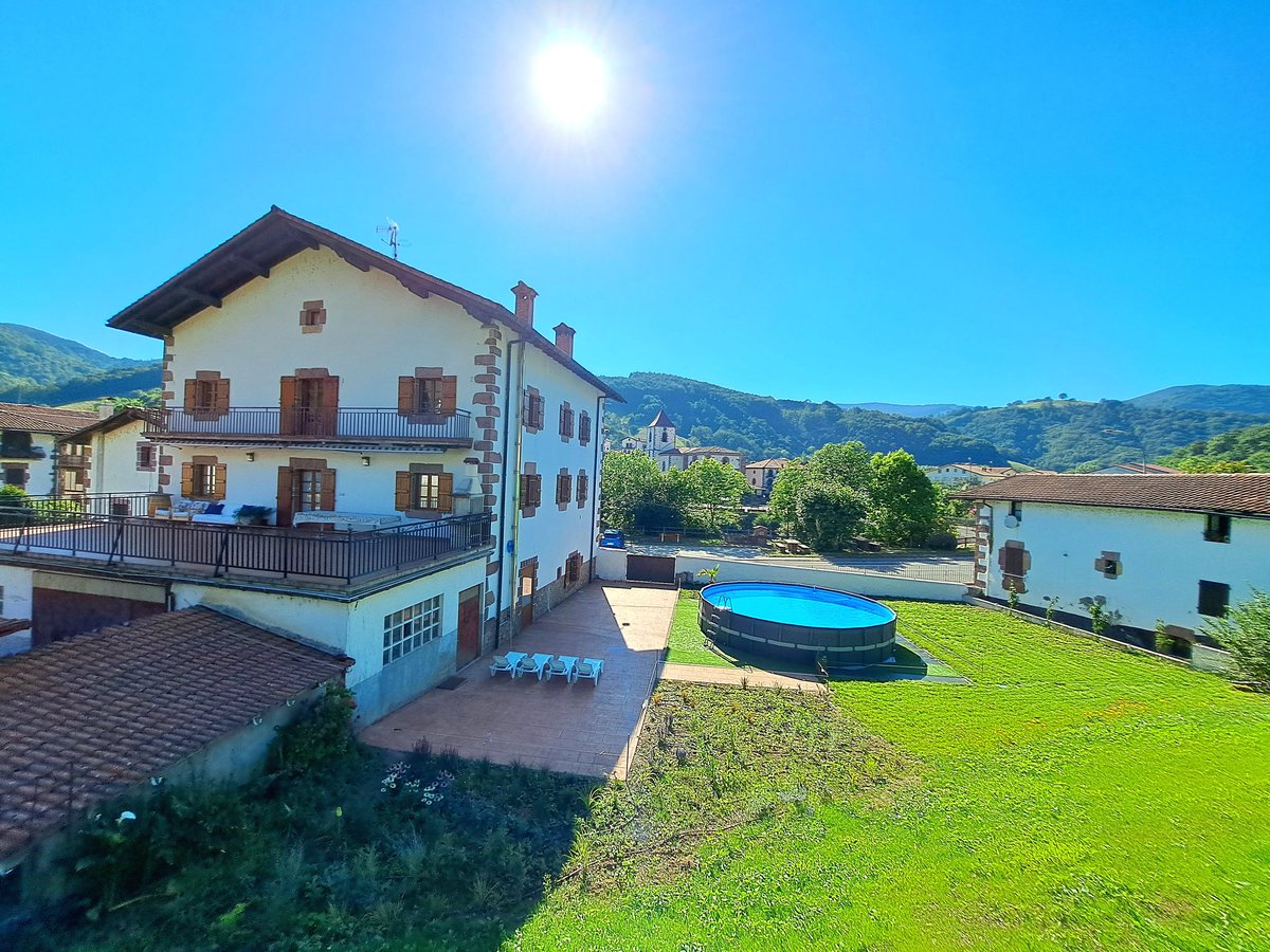 carmenpicabea's tweet photo. El 11 de Septiembre ven a #Sunbilla y participa en la Travesia de #btt que cada año logra reunir más y más aficionados! 
#CASARURAL BETRAUNEA colabora con esta iniciativa y tenemos un precio muy especial! Llámanos al 622560158 y te informaremos!
https://t.co/MqiwcejBUl https://t.co/ATPiHfv1WO