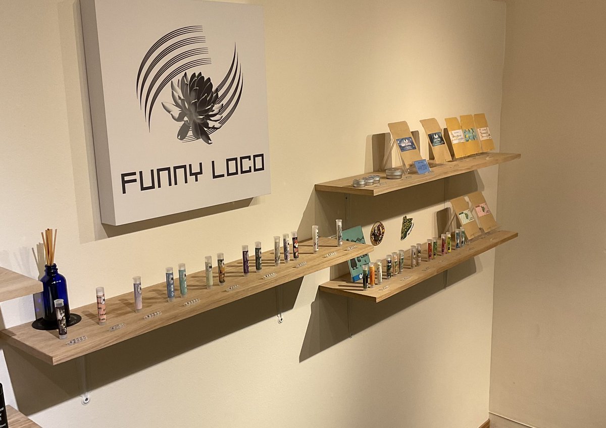 funnyloco六本木店も残すところあと4日。
全商品割引き価格で超お得ですよ✨

購入された方にもれなく錦糸町店の割引券もプレゼントしてますので、六本木店で購入からの錦糸町店が1番お買得です😊