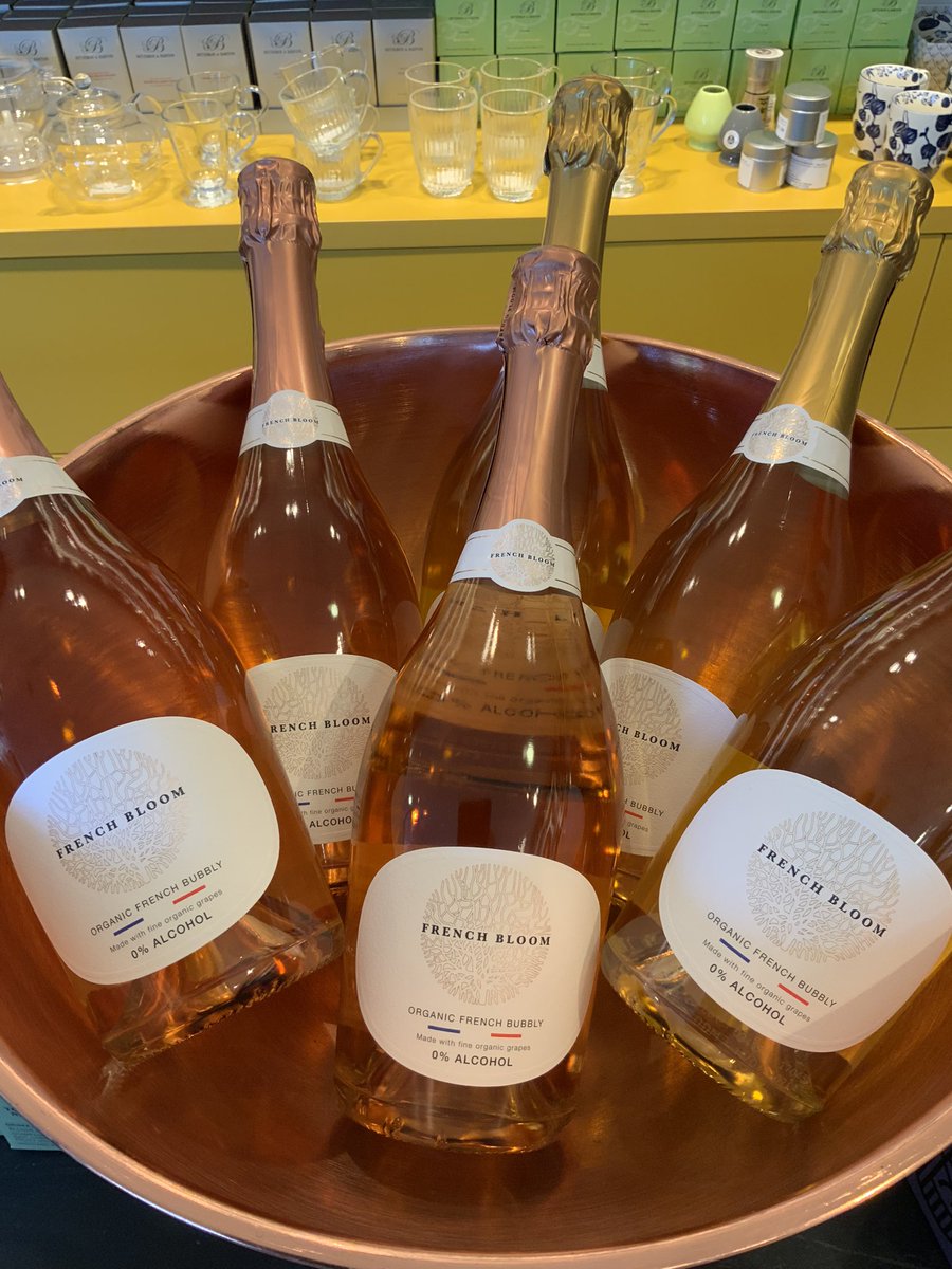 Heb jij al de nodige maatregelen genomen om van het weekend lekker te genieten.😋👍
Van deze French Bloom kan je extra lekker genieten want hij is alcoholvrij 🥰🥰🍸🍸
#alcoholvrij #frenchbloom #champagne #horeca  #kerstpakketten #thefinestinfood
bommelenbommel.nl