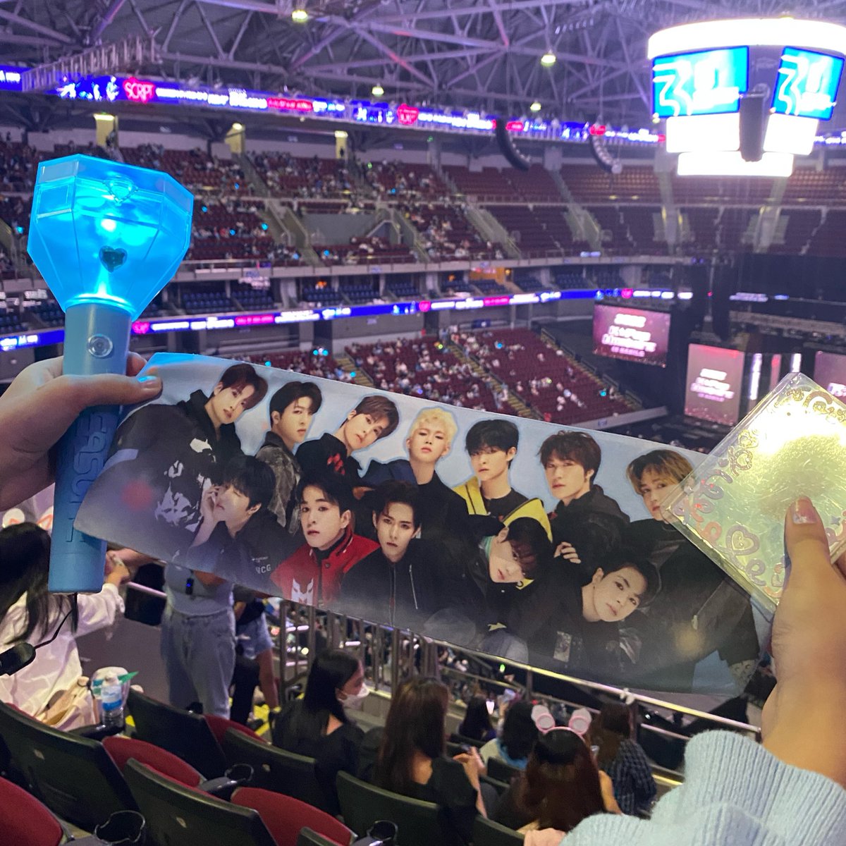 hrtwtnbecart's tweet photo. [#hrtwtnbecart_hauls]

— @yanohaclub_ 
Last July 29, 2022, I was able to use this cheering kit from @yanohaclub_ during the K-pop mazters in Manila! super cute niya and the quality is nice! I will buy again for the next concert. Thank you so much!🫶🤩 https://t.co/rgPhyygoA6