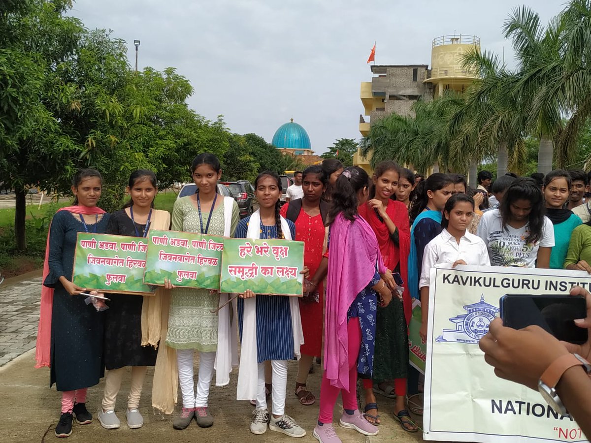 AOLProjectsMAH's tweet photo. 1,15,000+ saplings of Palash, Sitafal, Amla etc. were planted across 40 acres in Nagpur Dist. MH.  Over 1300+ people came together including The Art of Living Volunteers, Govt. Dignitaries, Forest Department Staff,  &amp; Students/Staff from various Schools &amp; Collages. https://t.co/3U5eSMPmI9
