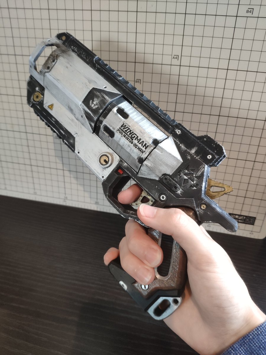 Victifreak's tweet photo. I DID IT I FINALLY FINISHED PAINTING THE WINGMAN I STARTED MAKING THIS HALF A YEAR AGO I'M SO HAPPY IT TURNED OUT SO GOOD 😭👌👌 https://t.co/wUgPWD7Fua