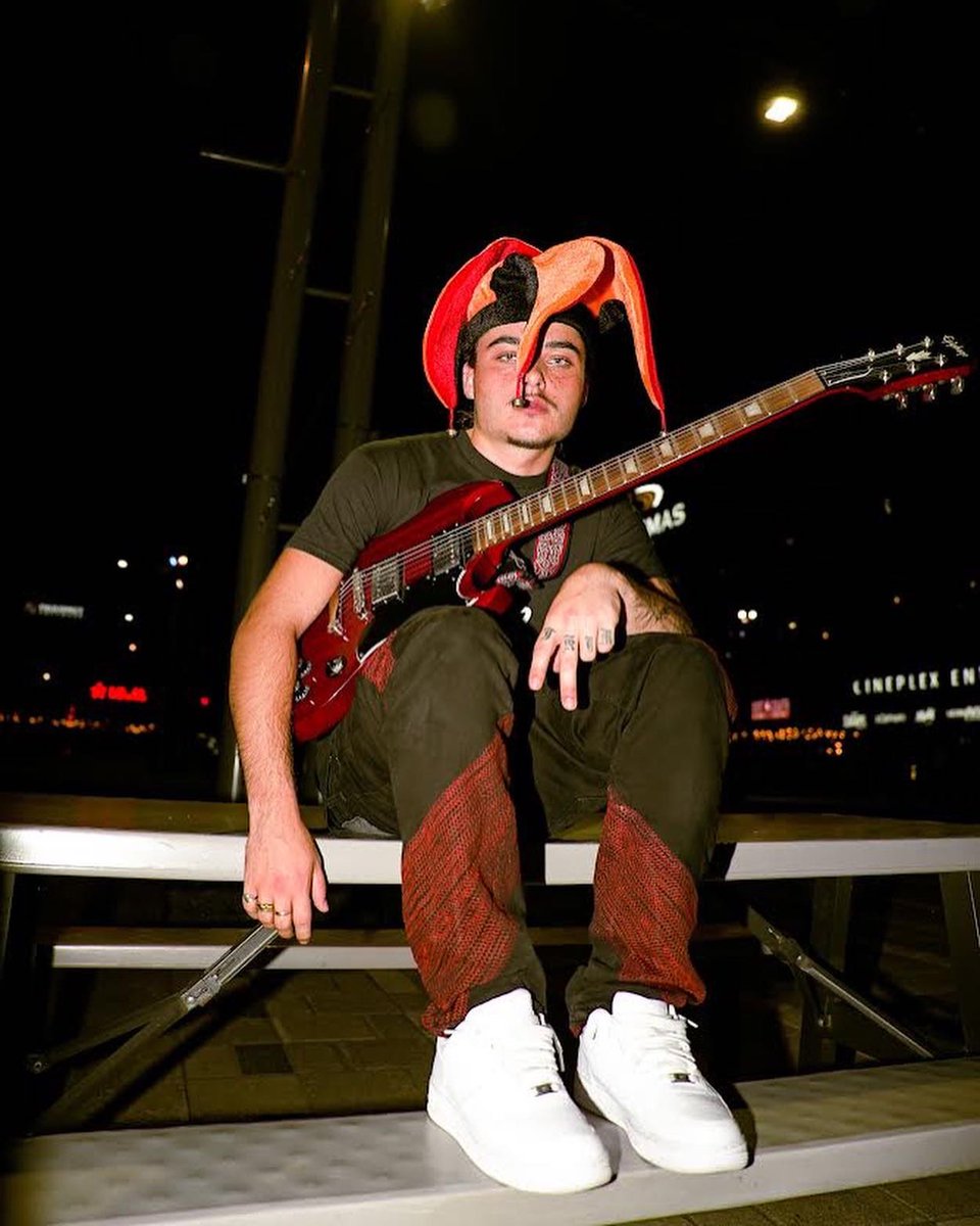 Kyle Meisenheimer for KnifeCircus 

Shot by Jaavie