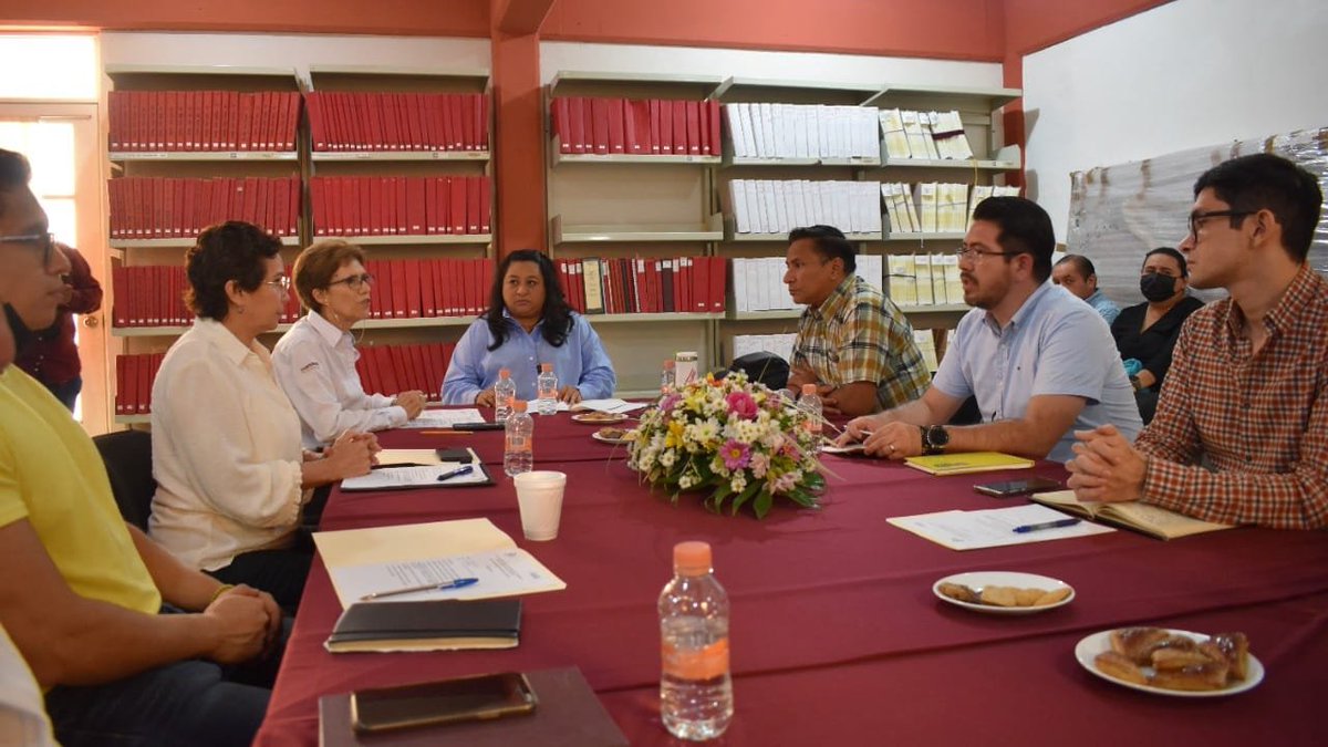 APCECampeche's tweet photo. Esta mañana se celebró la Segunda Sesión Extraordinaria de la Junta de Gobierno de la #APCEC, presidida por la Dra. Karla Gelisle Sánchez Sosa, titular de la Secretaría de Desarrollo Territorial, Urbano y Obras Públicas.
Conoce más: https://t.co/phiS2fYLGy https://t.co/62EYPPbQD0