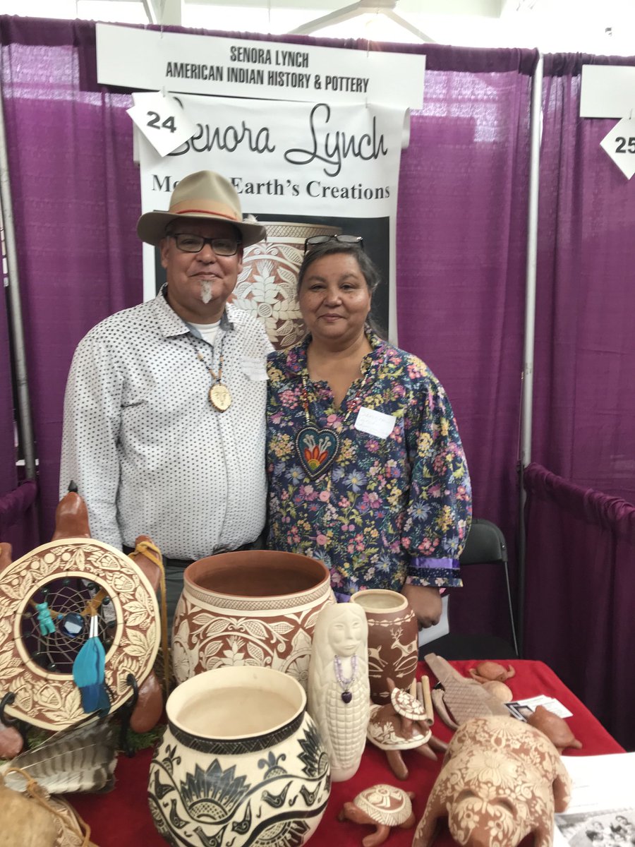 Roxie4Wake's tweet photo. On Saturday, I spent a part of the day at the Artists in Schools exhibit held on the Wakefield HS campus. I met so many artists with opportunities for our schools to share these programs with their students.  I was impressed!! https://t.co/DlM3W27pPa