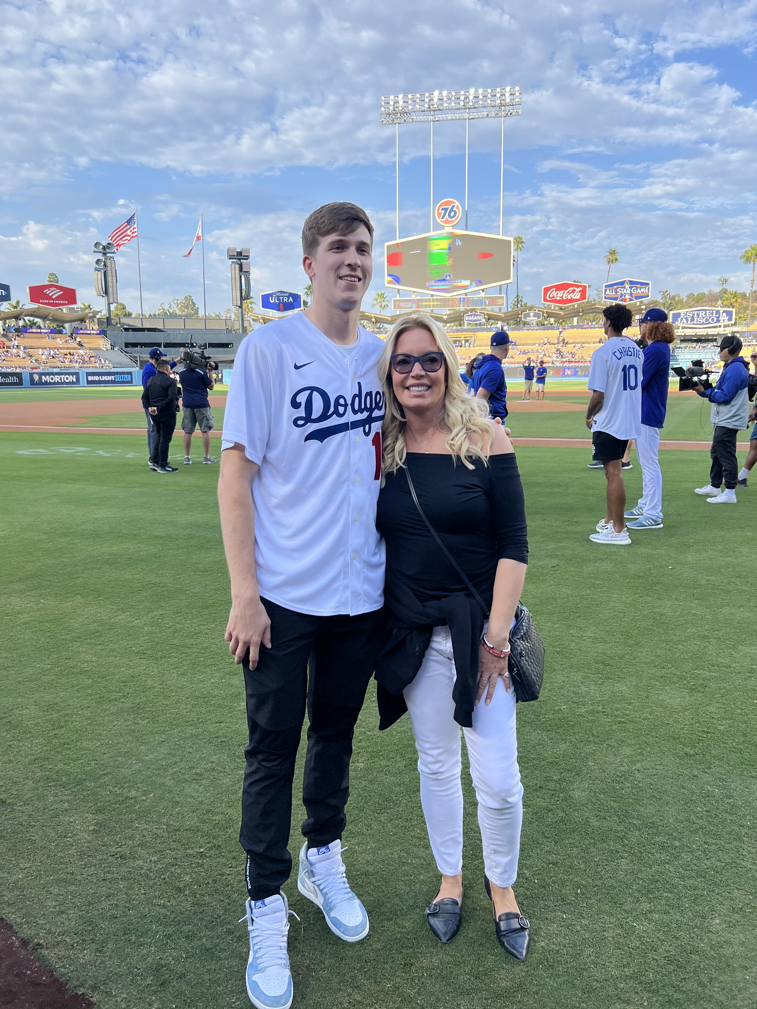 Matthew Moreno on Twitter "Jeanie Buss, Laker Girls, Austin Reaves and
