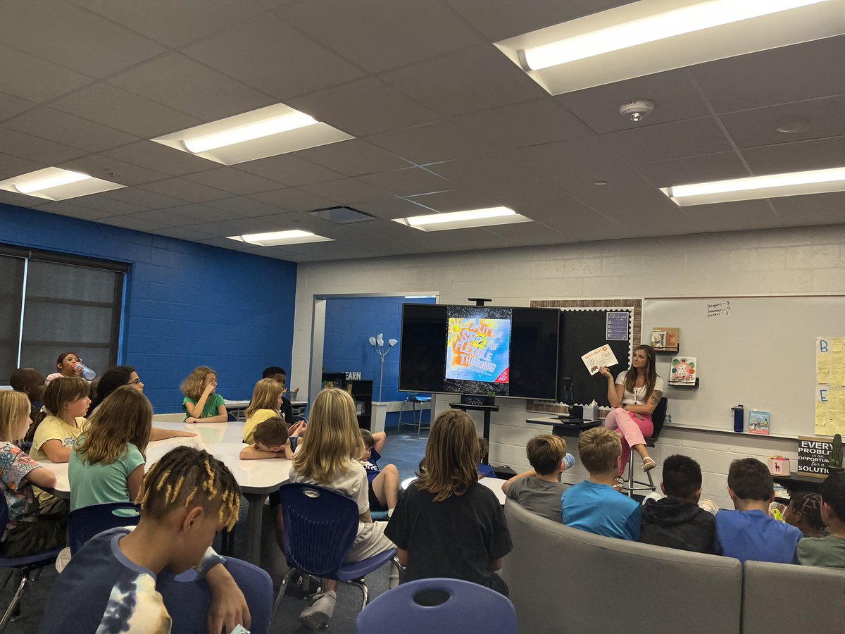 #backtothecliff and #focused these <a href="/BRES_Bears/">BRES</a> in <a href="/TheDenatBR/">The Den at Briarcliff</a> define, reflect, assess, set goals for our <a href="/NKCSchools/">NKC Schools</a> “Portrait of a Graduate” work #adapability