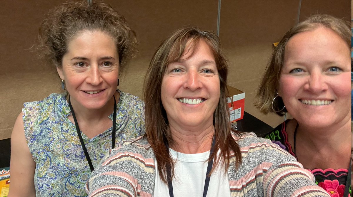 196Multilingual tweet media