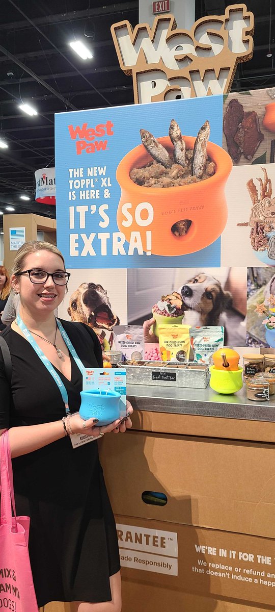 Enrichment tools like the Toppl from @westpawUS is a great way to engage a pet’s mind while distributing tasty food or treats! PetHub got to check their stuff out at #SuperZoo today! 
Get your paws on fun interactive feeding tools &amp; toys on Chewy - 
prf.hn/l/2YAJQNj
