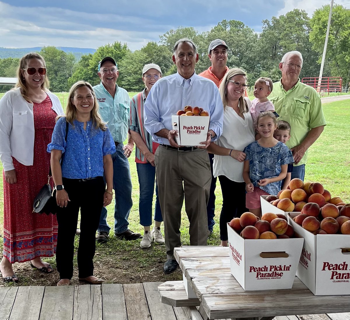 CFTCcgr's tweet photo. Arkansas is giving Georgia a run for its $ on tasty peaches @treeripepeach. Met the award winning @UniversityOfArk horse riders &amp; researchers preventing livestock disease. Tusk- the official Razorbacks mascot-was literally eating out of my hand! Important to keep Ag in mind @CFTC https://t.co/9dQQwFTvtj