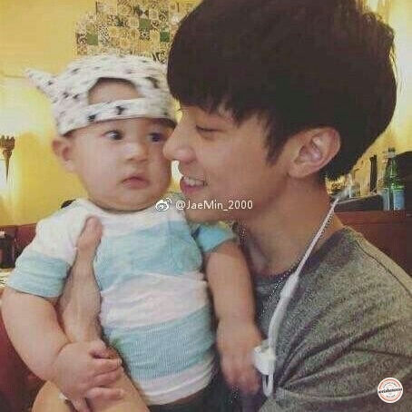 weishenvess's tweet image. Weishenv! Hari ini tepat setahun hendery minta maaf di bbl, terus lawakan hendery jadi lawakan pertama dia yg malah buat nangis