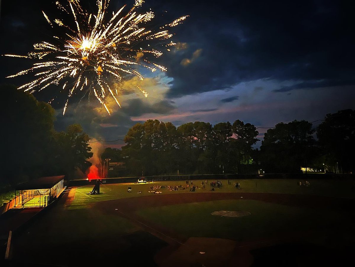 FleetBaseball's tweet photo. Huge thank you to Erskine Campus Life &amp; XTREME Fireworks for an outstanding night of Fellowship before our First Day  of @FleetBaseball Fall Practice tomorrow! Great way to kick off Fall 2022! #FlyOnFleetFly #FleetBSB #BackToWork https://t.co/bYlteWhEae