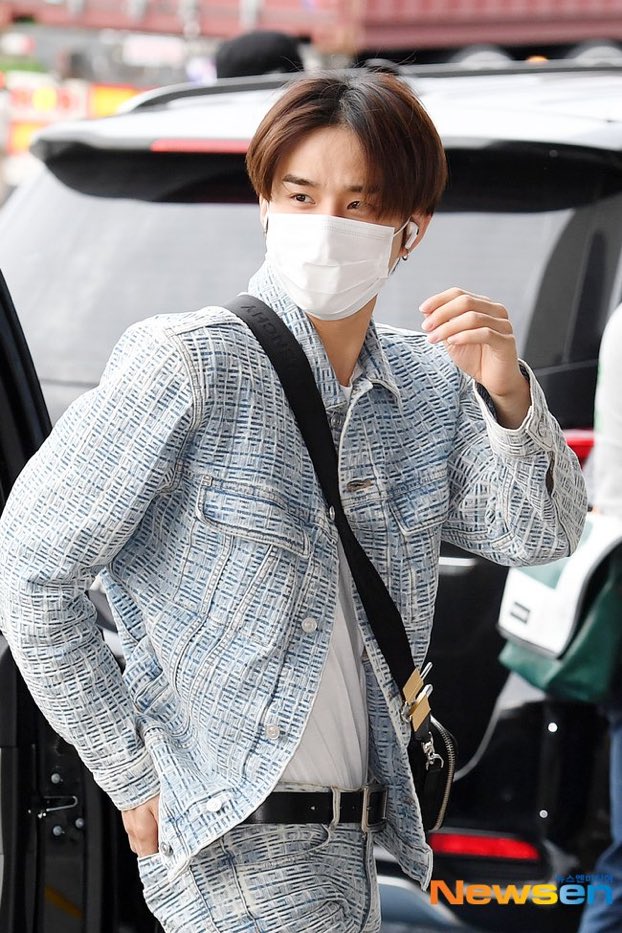 เจอคนล้วงกระเป๋าที่สนามบินว่ะ หล่อสัด