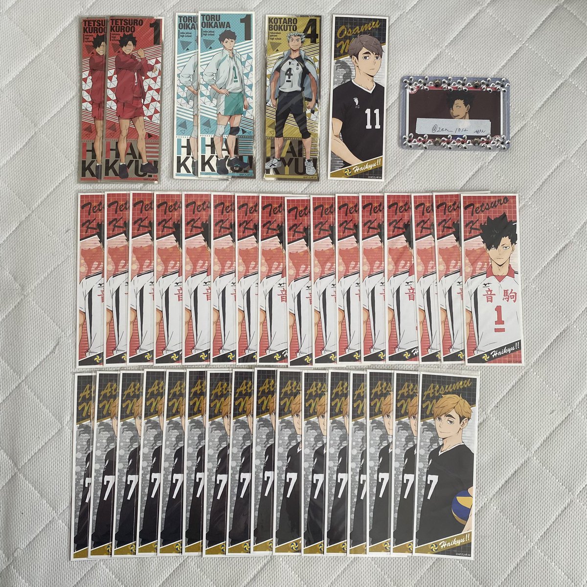 zen__1012's tweet photo. 【譲渡/買取/交換】ハイキュー グッズ ステッカー クリアカード ロングステッカー プロテインバー シール

譲> 画像1〜5

求> 定価＋送料

回収やめるため推し含めお譲りに出します。すべてスリーブ又はOPPで保管しております。
画像5をなるべく含めた方>>まとめた方優先。

※郵送のみ https://t.co/3VplI6PPSX