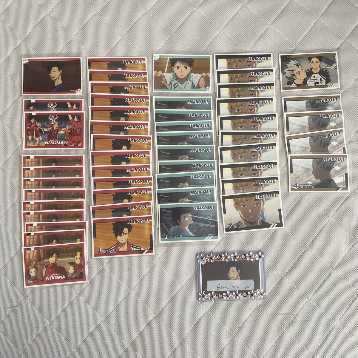 zen__1012's tweet photo. 【譲渡/買取/交換】ハイキュー グッズ ステッカー クリアカード ロングステッカー プロテインバー シール

譲> 画像1〜5

求> 定価＋送料

回収やめるため推し含めお譲りに出します。すべてスリーブ又はOPPで保管しております。
画像5をなるべく含めた方>>まとめた方優先。

※郵送のみ https://t.co/3VplI6PPSX