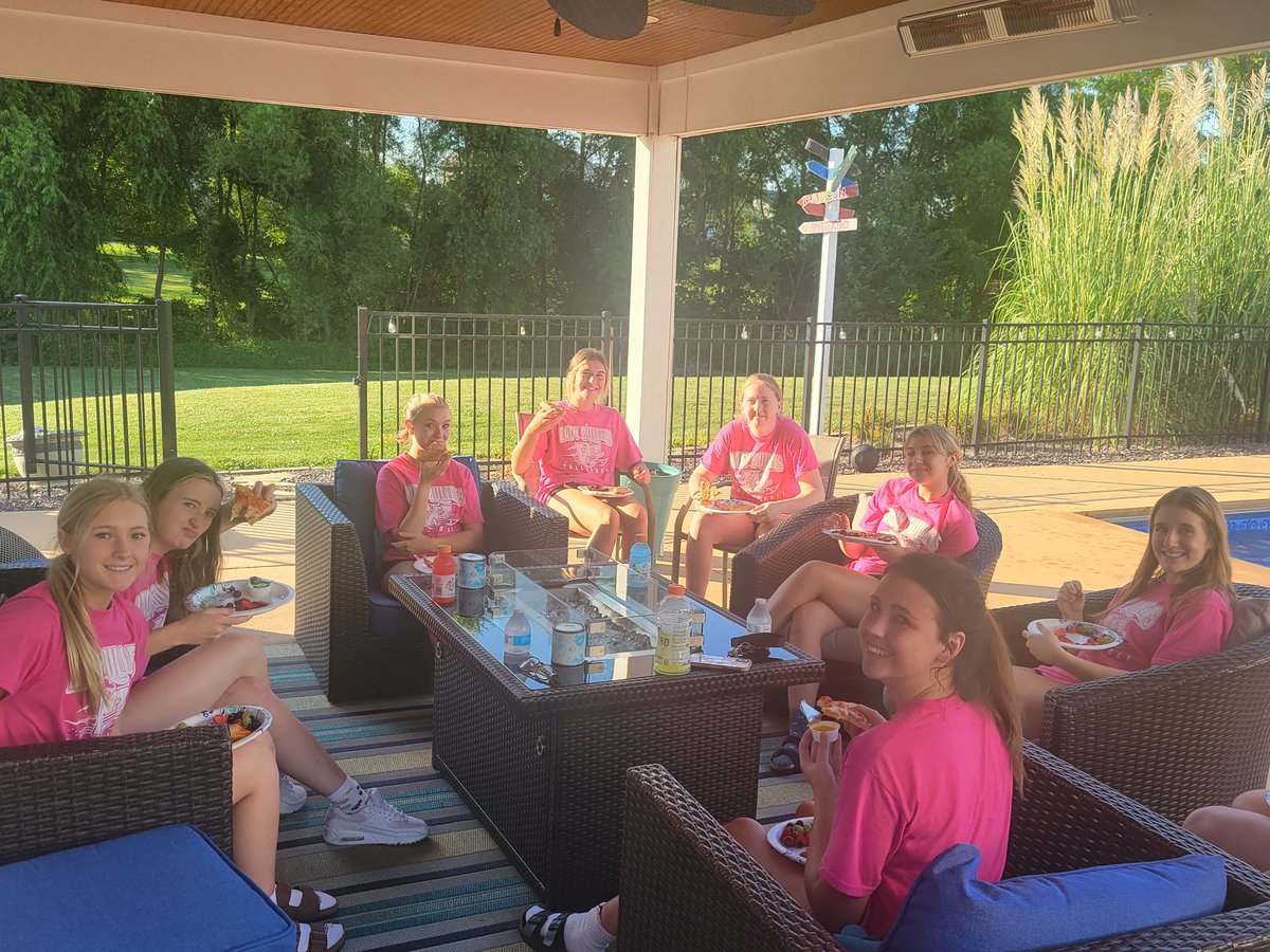 mhoward1328's tweet photo. Bullet Volleyball Team dinner!  Ending with some pool fun! @bullets_vball 
@KatieHa55690525 @jroot8500 @DasherCara https://t.co/tSRzsIXbkI