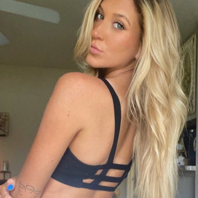 addison vodka 🍸 on Twitter: "#NewProfilePic https://t.co/5LakiHX2mw" / Twitter