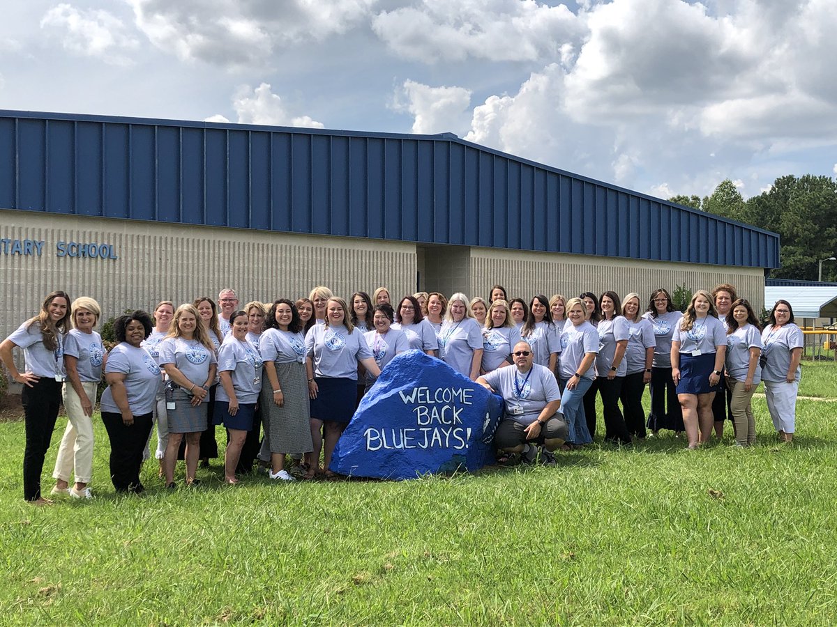 JenCarroll74's tweet photo. Best staff in Lincoln County! #BlueJayBlessed #Intentional https://t.co/2GmvAAxhYq