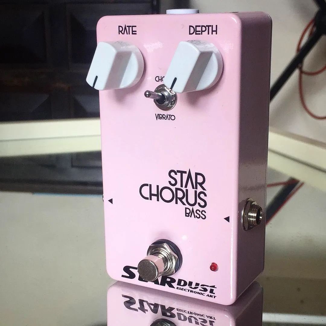 MadeForBass's tweet photo. Star Chorus Bass from StarDust Pedals. 

https://t.co/mBeMMyZpak

#starchorus #mn3007 #stardustpedals #stardust #analog #analogchorus #bass #pedalgram #boutiquepedals #chorus #handworking #pedal #pedalgram #truebypass #vintage #pedalboard #stompbox #knowyourtone #handmade https://t.co/af2Hmm7Ycc