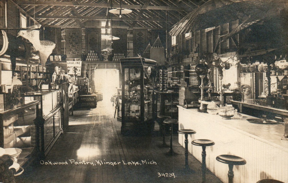 MichiganHist's tweet photo. Interior of Oakwood Pantry, Klinger Lake - ca. 1910 (via Vintage Michigan Postcards FB)
#StJosephCounty
https://t.co/CVnPOpZ1Oe https://t.co/O7eNpBLnyF