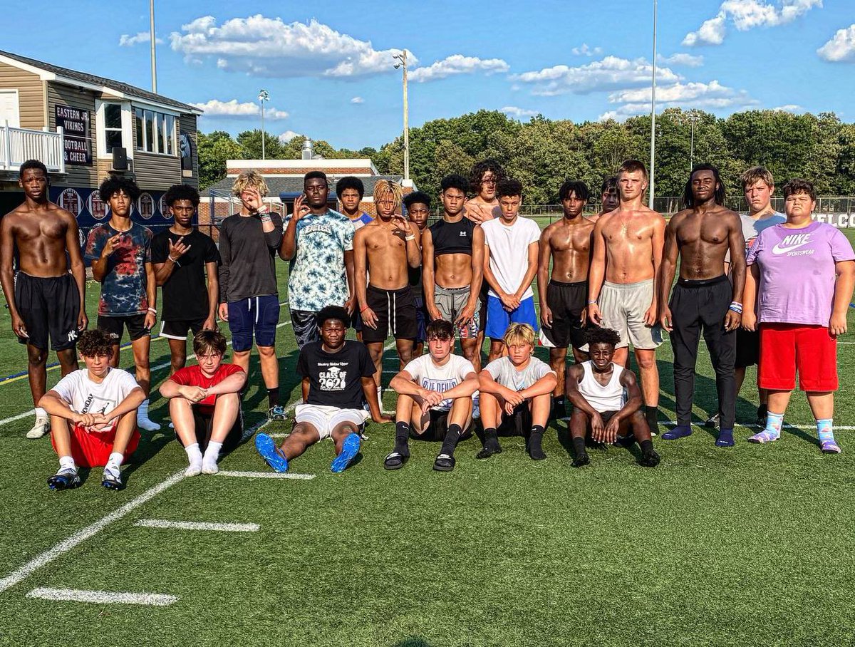 Jacob_Rebman's tweet photo. Got some conditioning in with the guys before practice #fowardmovementonly https://t.co/phlaDIISNa