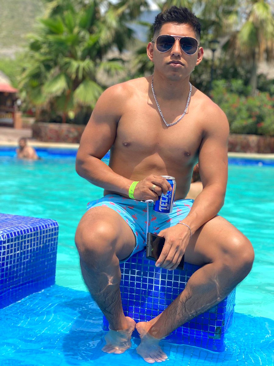 masajescuidart's tweet photo. Como los buenos vinos 😌
El tiempo en mi no es un enemigo si no un artesano 🙌
#Teoloyucan #MasajesTerapéuticos #CuidArte #Monterrey #NL #México #Masajes #Terapias #jacuzzi #bebidadecortesía #comolosbuenosvinos #morenodefuego #sinmiedoalexito #sinmiedoalgpi #hotdude #fitdude https://t.co/OUni11yYqy