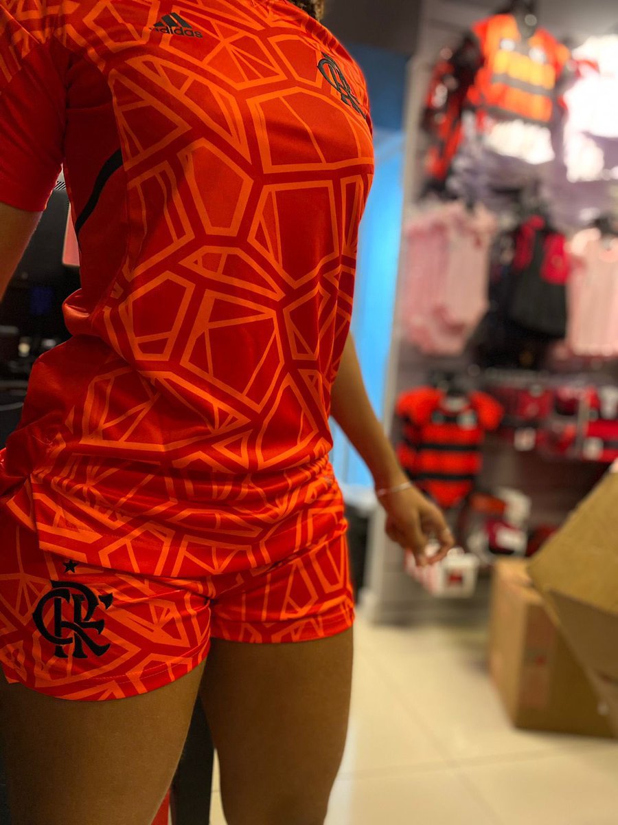 falonatuacarabb's tweet photo. estou apaixonada, qria ganhar de presente 🥹🥰 https://t.co/T145yfae9q
