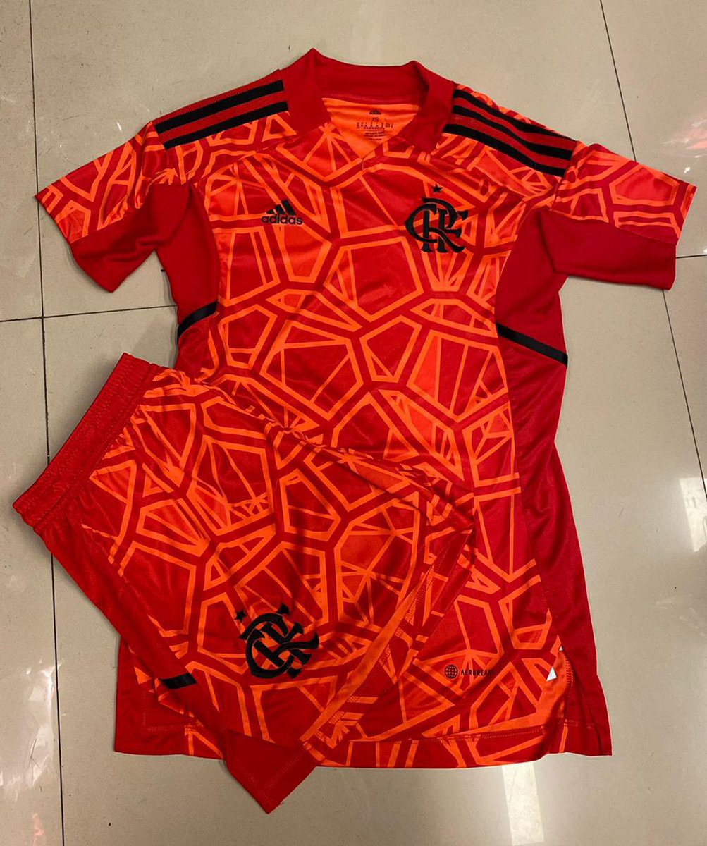 falonatuacarabb's tweet photo. estou apaixonada, qria ganhar de presente 🥹🥰 https://t.co/T145yfae9q