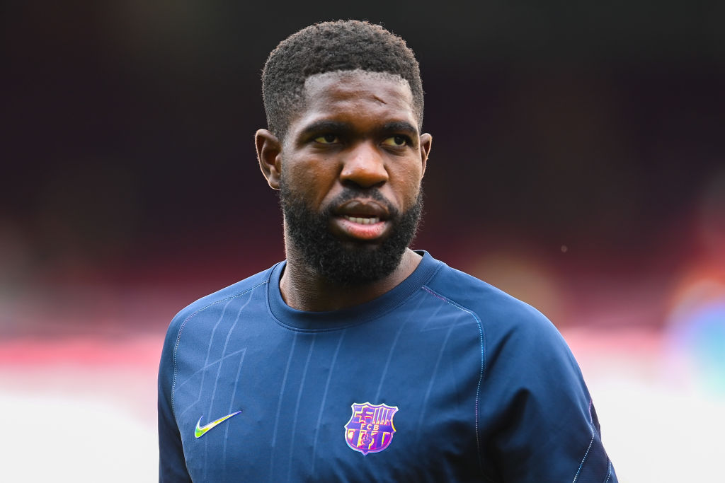 FabrizioRomano's tweet photo. Samuel Umtiti will travel to Italy later today in order to join Serie A side Lecce on loan move from Barcelona. Full agreement reached, documents exchanged on Wed night and medical scheduled today. 🇫🇷🤝 #transfers 

Barça will receive add-ons based on how many games he'll play. https://t.co/0P83w85UXG