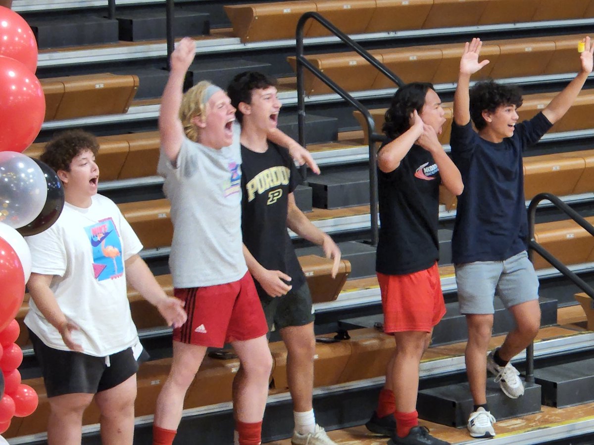 melaniekeder's tweet photo. #CubDub
Thanks guys for bringing the energy for our vball girls!!🐻🏐
@cubsAD @MCS_Indiana https://t.co/lS8EmP7aSb
