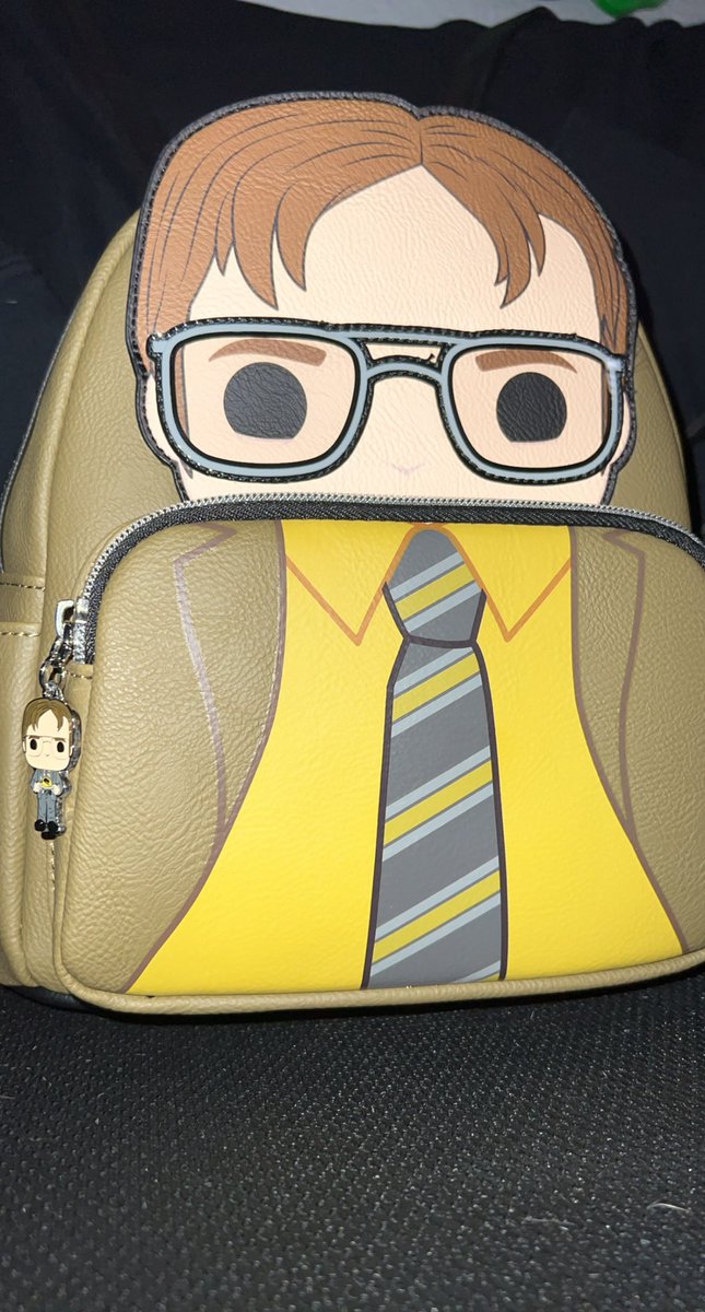 wtfdee__'s tweet photo. An absolute gem was just added to my collection guys 😂💜💜 @Loungefly @funko @rainnwilson #theoffice #dwightschrute #assistanttotheregionallmanager https://t.co/lCGEZP6XBk