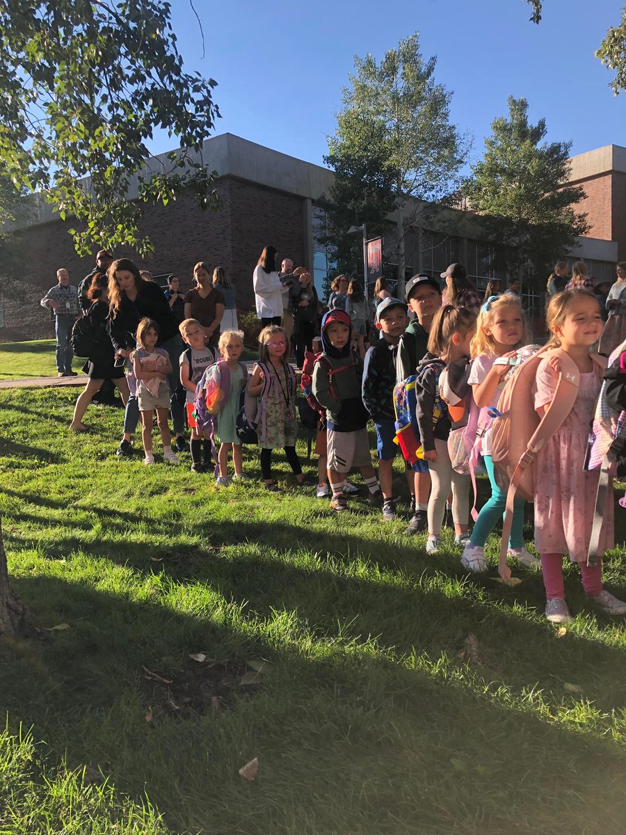 AspenSchoolDist's tweet photo. First day of school! Welcome, and welcome back to our Skier community. You can feel the positivity and love on campus, let’s soak it all in and have a successful year! #skierpride #firstdayofschool #aspencommunity https://t.co/47Pk5yKsVf