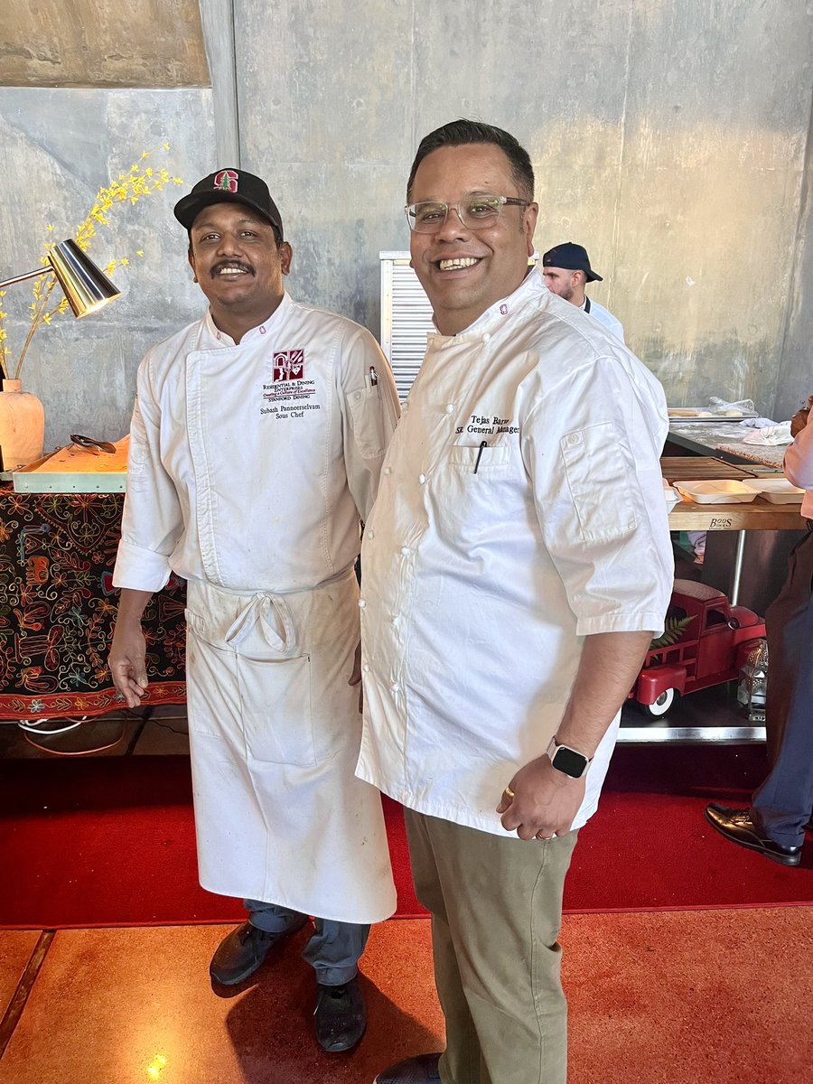 maeubanks's tweet photo. Elite flavors in tonight’s Tastes of India dinner courtesy of Chefs Tejas and Subash. Grateful for our friends in Stanford Dining who pour their hearts and talent into fueling our student-athletes every day 🌲🙏

#StanfordFamily #FuelToWin https://t.co/ABbFU2rfZJ