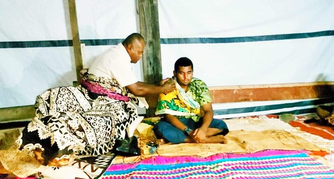 batiwaci's tweet photo. Reminiscing dads 1 year prayer along with Juniours ritual where he gets his 1st shave from his uncle Luke Qanaika. We are thankful for this Fijian ceremony that my nephew experienced today as it marks his maturity and pride for his culture. Keeping the tradition alive❤❤❤ https://t.co/absVcxVAOK