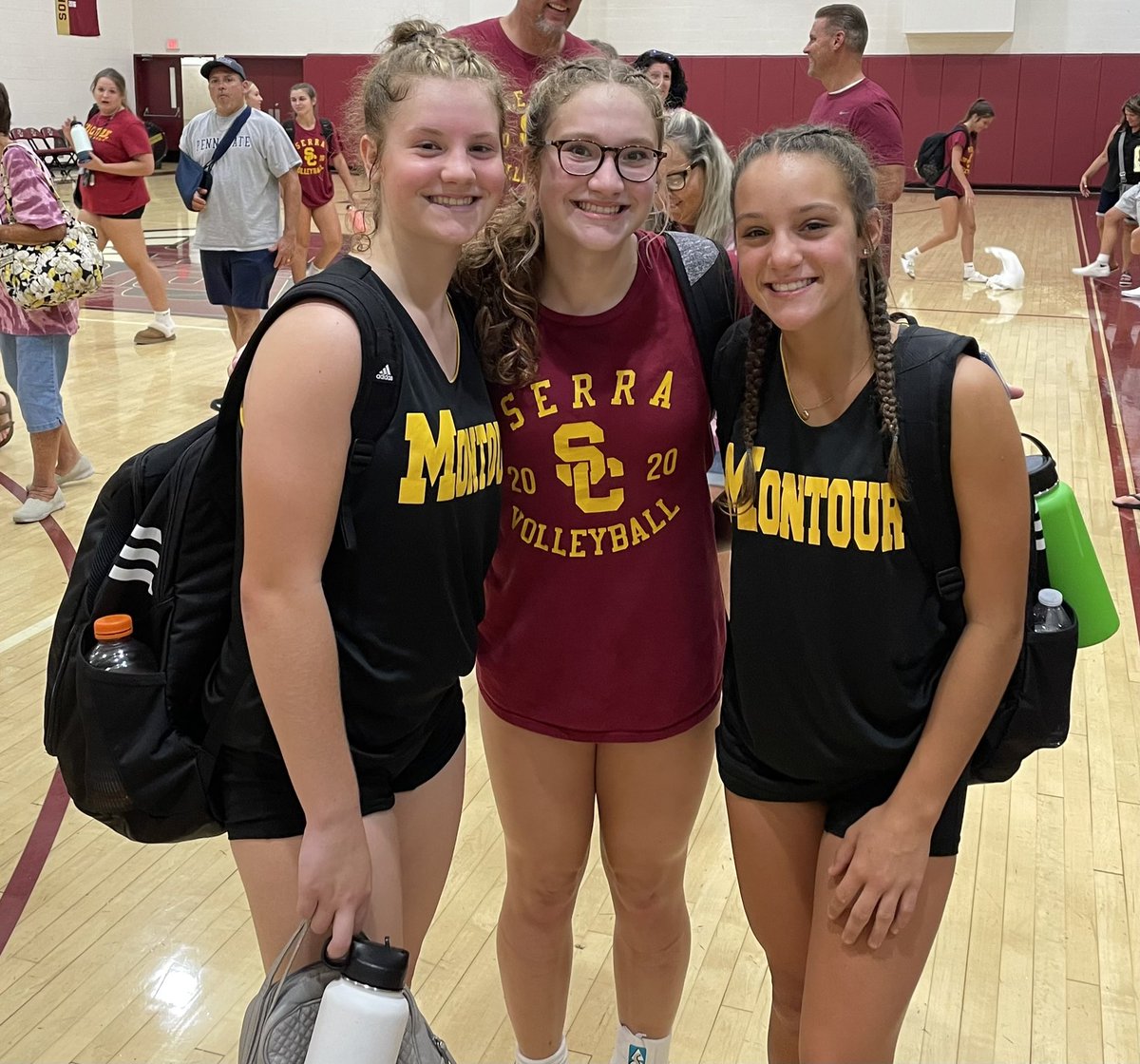 SpiritRussell07's tweet photo. Montour vs Serra 🏐 for 💪🏻🥎 32 - 12 - 24 🥎💪🏻!!!

Good luck with your 🏐 season girls!!!

@BartoDelaney @CassidyTrahan Hailey Staub https://t.co/79Y0ntm7xL